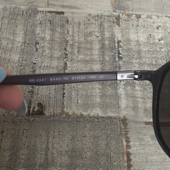 Ray-Ban sunglasses - Picture 4 of 6